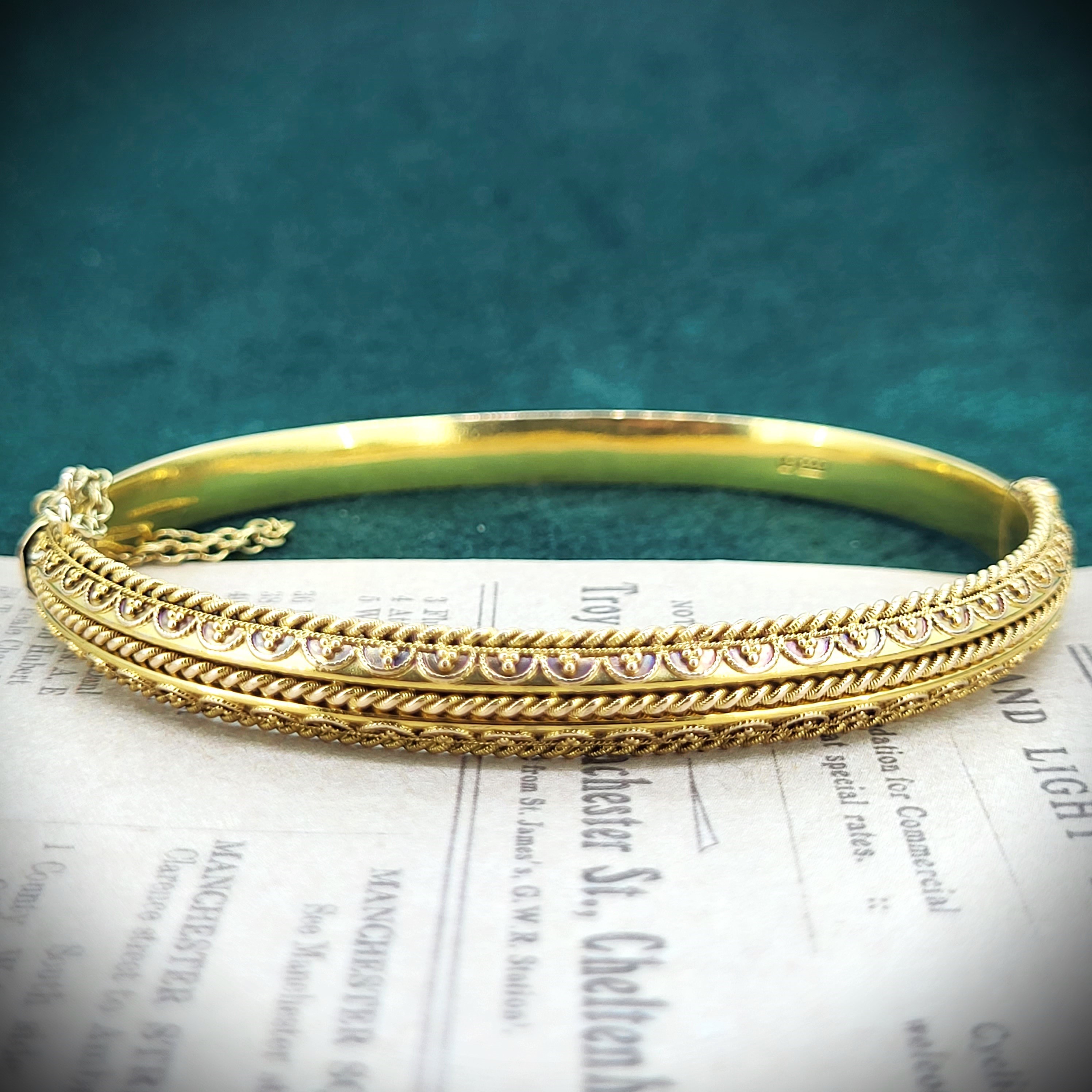 img/jewellery/bracelets-and-bangles15ct-gold-antique-filagree-bangle.jpg