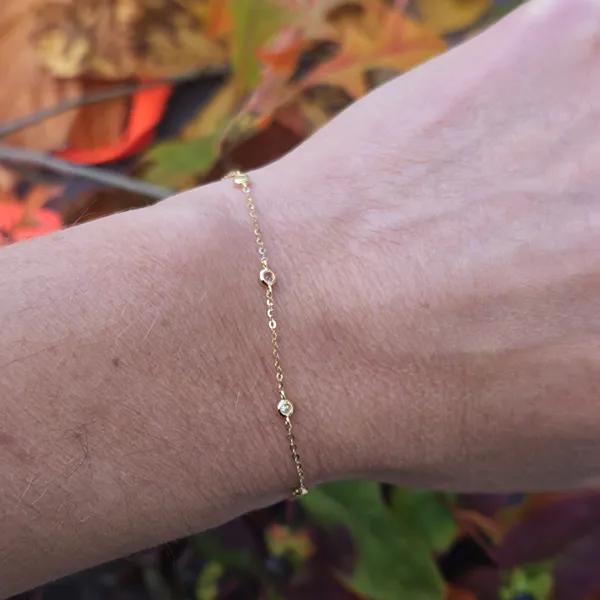 18ct Gold Diamond & Pink Sapphire Bracelet- Crown View 