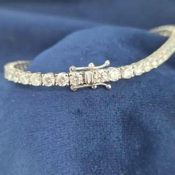 8ct Diamond Tennis Bracelet in 18ct Gold-18ct-white-gold-tennis-bracelet-8cts.webp