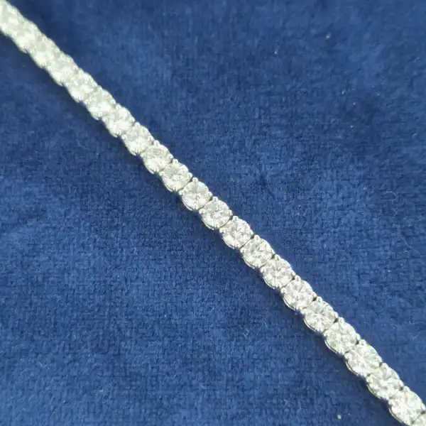 8ct Diamond Tennis Bracelet in 18ct Gold-18ct-white-gold-tennis-bracelet-8cts.webp