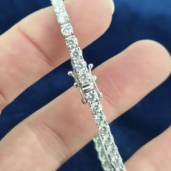 8ct Diamond Tennis Bracelet in 18ct Gold-18ct-white-gold-tennis-bracelet-8cts.webp