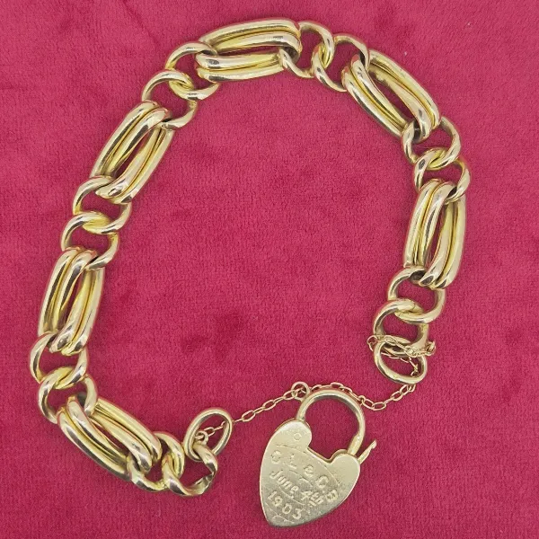 Gorgeous Antique 9ct Gold Fancy Charm/Gate Bracelet- Front View 
