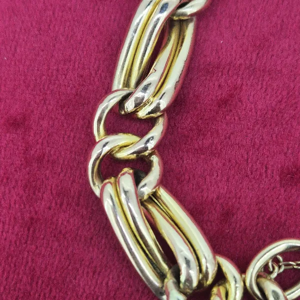 Gorgeous Antique 9ct Gold Fancy Charm/Gate Bracelet- Close Up 