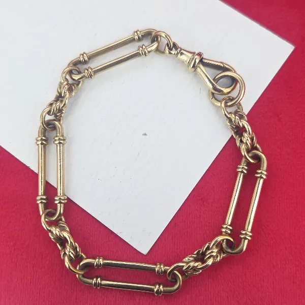 9ct Yellow Gold Fetter Link Bracelet- Close Up 