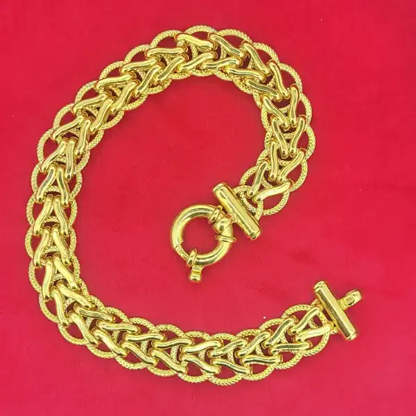 Italian Gold Bracelet in 9ct Gold-9ct-yellow-gold-italian-bracelet-with-jumbo-bolt-ring.webp