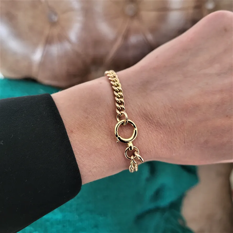 9ct Gold Albert Style Bracelet-curb-bracelet-dublin-large-bolt-ring.webp