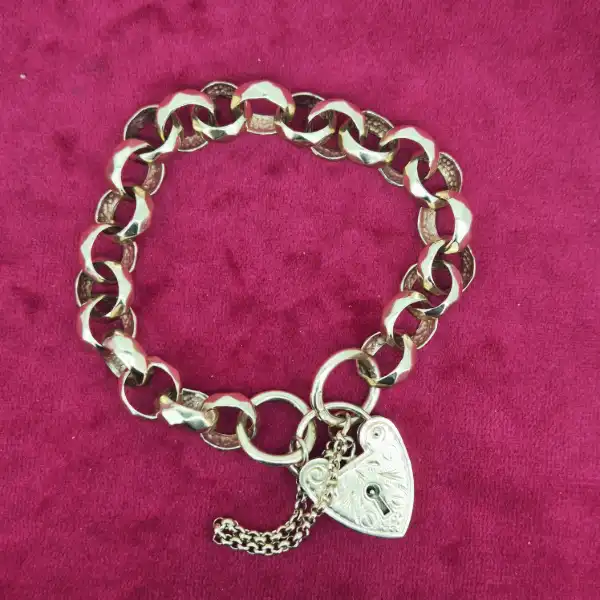 Date 1930! Antique Chunky Belcher Link Charm Bracelet in Yellow Gold-faceted-belcher-link-charm-bracelet.webp