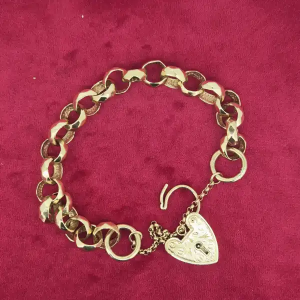 Date 1930! Antique Chunky Belcher Link Charm Bracelet in Yellow Gold-faceted-belcher-link-charm-bracelet.webp