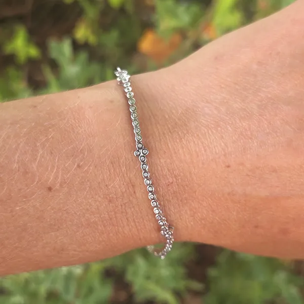 Fancy 18ct White Gold Diamond Bracelet 0.50cts- Magnified 