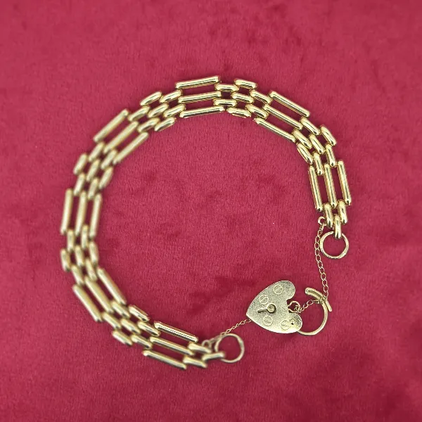 Vintage 9ct Yellow Gold Gate Bracelet- Side View 
