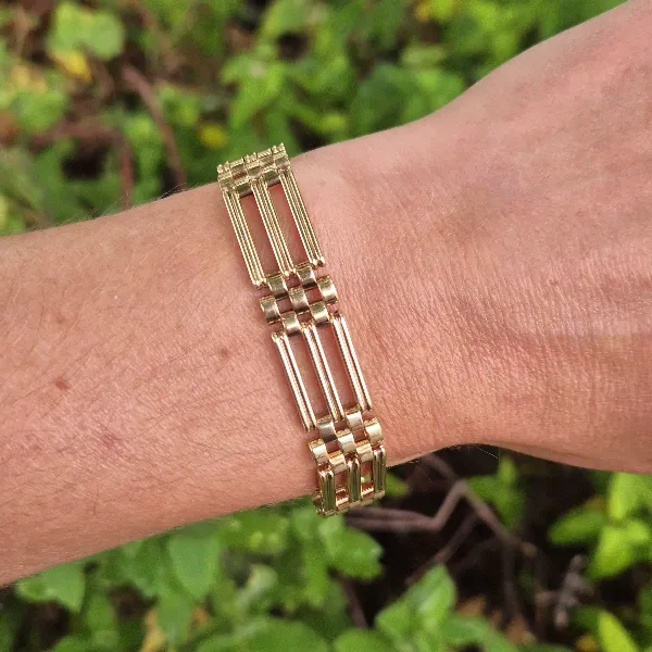 Extra Large Vintage 9ct Gold Gate Bracelet-vintage-gate-bracelet-heart-padlock-ans-safety-chain.webp