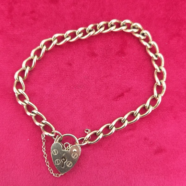 Date: 1994! 9ct Yellow Gold Charm Bracelet -yellow-gold-charm-bracelet-from-1994.webp