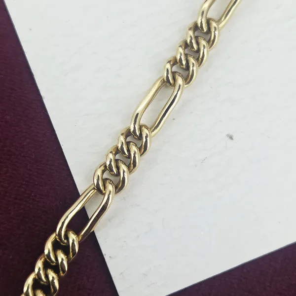 Vintage 9ct yellow Gold Figaro Bracelet- Close Up 
