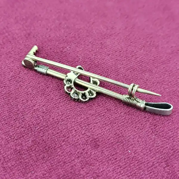 9ct Gold Polo Mallet Brooch with Ruby & Diamond Horseshoe-9ct-ruby-and-diamond-horseshoe-brooch.webp