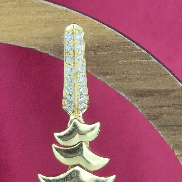 18ct Gold and Diamond Articulated Drop Earrings- Magnified 