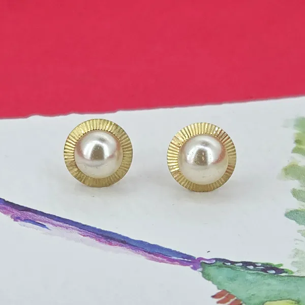 9ct Gold Pearl Textured Halo Stud Earrings- Front View 