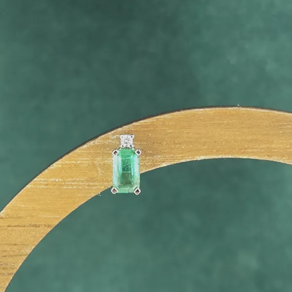 Emerald & Diamond Platinum Earrings- Front View 