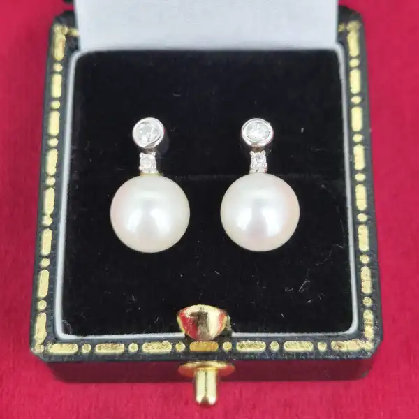 Pearl and Diamond earring in 18ct White Gold-pearl-diamond-studs-in-18ct-white-gold.webp