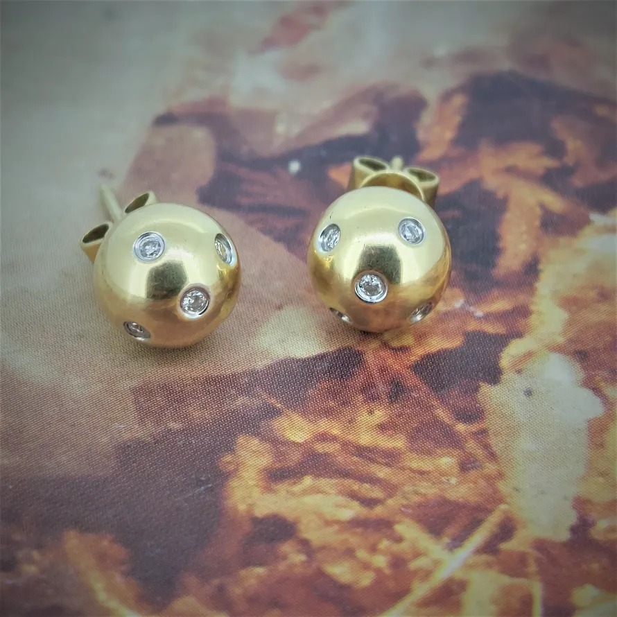 18ct Yellow Gold Diamond Sparkly  Ball Studs-18ct-gold-stud-earrings.webp