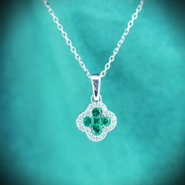 diamond Stock: 18ct White Gold Emerald & Diamond Clover Pendant