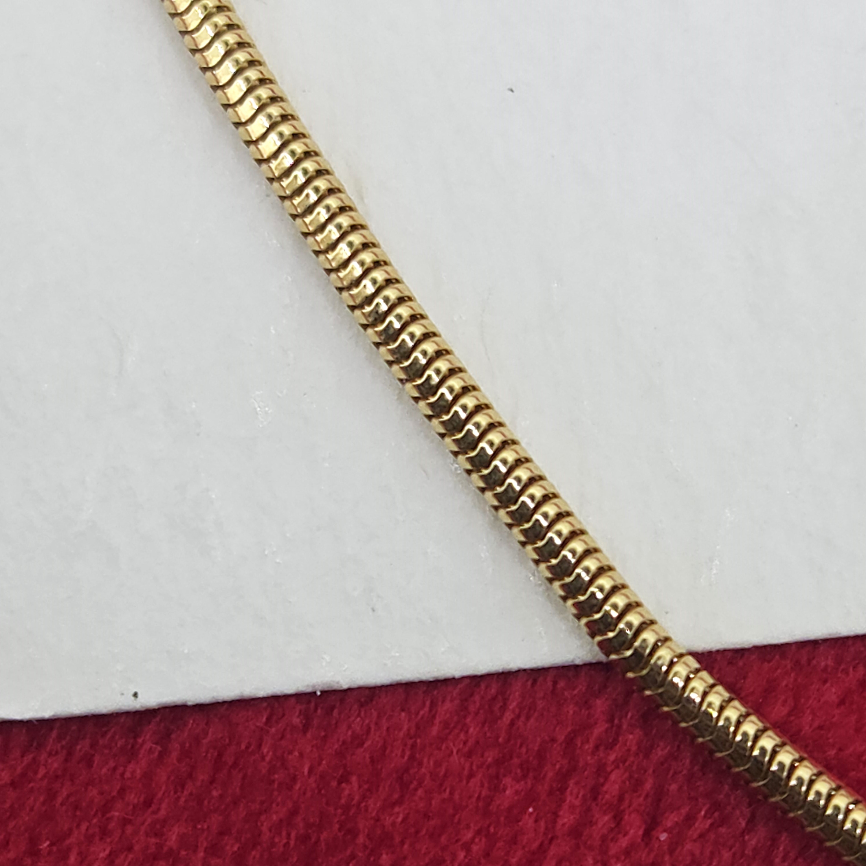 img/jewellery/necklaces18ct-gold-herringbone-chain-16inches.jpg