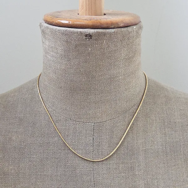 18ct Yellow Gold Herringbone Chain - 16 Inches-18ct-gold-herringbone-chain-16inches.webp