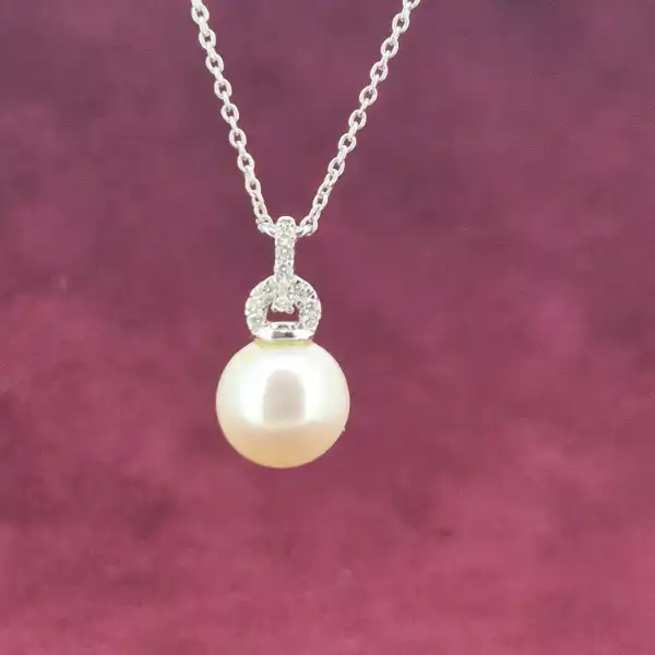 18ct White Gold Diamond and Pearl Necklace-18ct-whote-gold-pearl-diamond-necklace-diamond-bale.webp