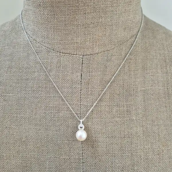 18ct White Gold Diamond and Pearl Necklace-18ct-whote-gold-pearl-diamond-necklace-diamond-bale.webp