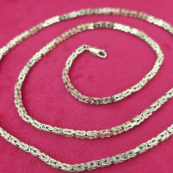 24 inch 9ct Gold Byzantine Necklace- Front View 