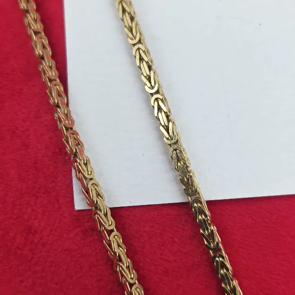 24 inch 9ct Gold Byzantine Necklace- Magnified 