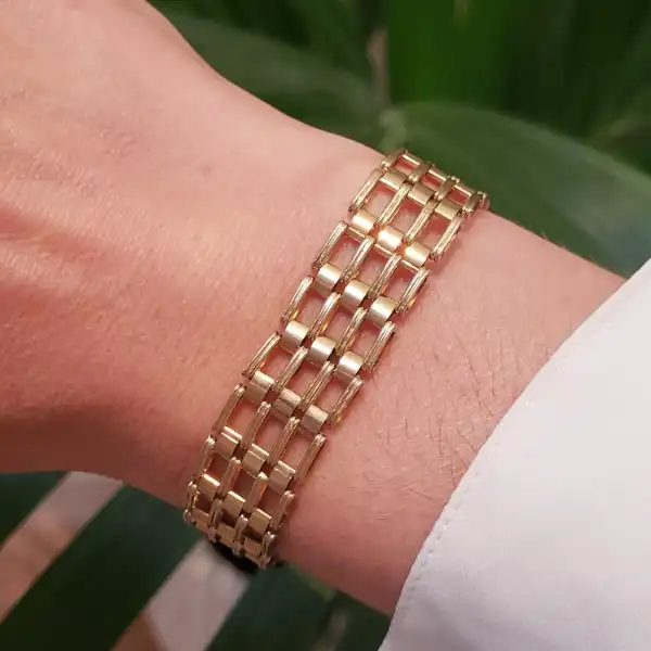 9ct Yellow Gold Retro Style Gate Bracelet-9ct-gold-retro-style-gate-bracelet.webp