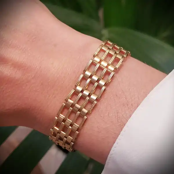 9ct-gold-retro-style-gate-bracelet -necklaces