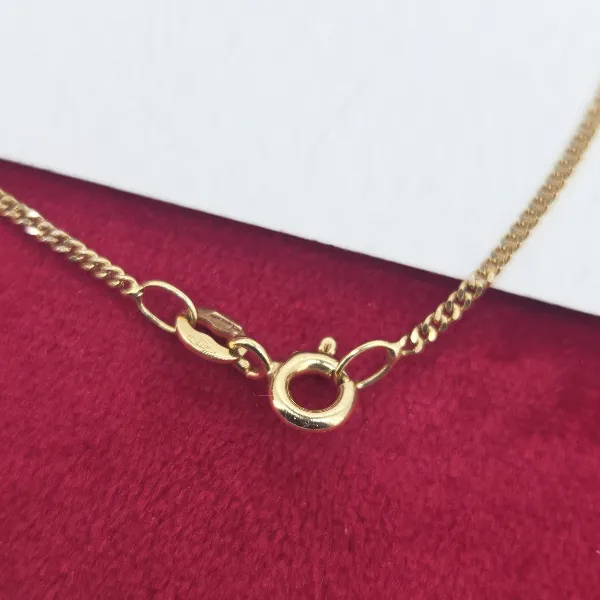 9ct Gold St Christopher on an 18 inch Pendant Chain-9ct-gold-st-christopher-pendant-and-chain.webp