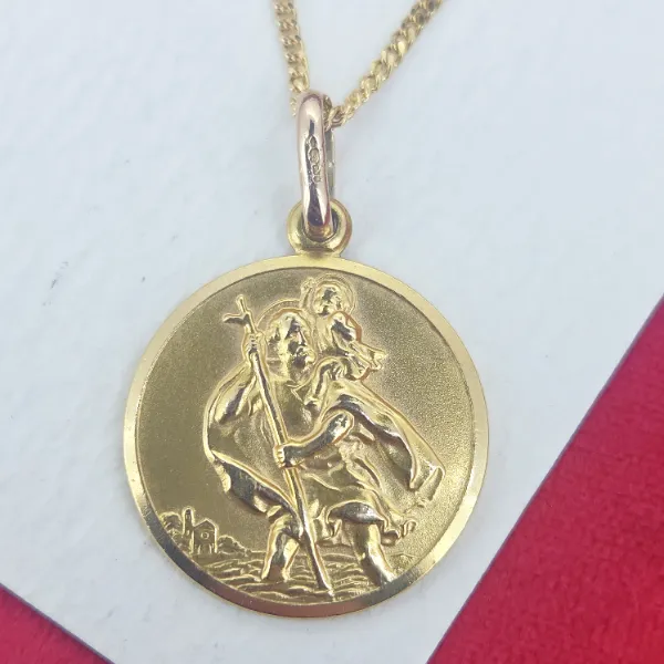 9ct Yellow Gold St Christopher Medal Pendant- Close Up 
