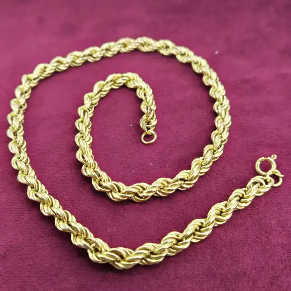 9ct Yellow Gold Rope Chain-9ct-yellow-gold-chain-with-bolt-ring.webp