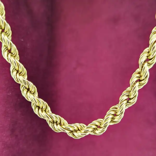 9ct Yellow Gold Rope Chain-9ct-yellow-gold-chain-with-bolt-ring.webp