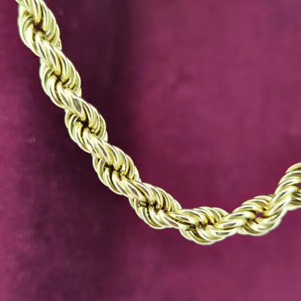 9ct Yellow Gold Rope Chain-9ct-yellow-gold-chain-with-bolt-ring.webp