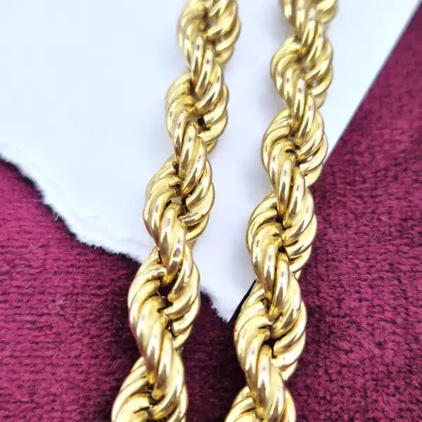 9ct Yellow Gold Rope Chain-9ct-yellow-gold-chain-with-bolt-ring.webp