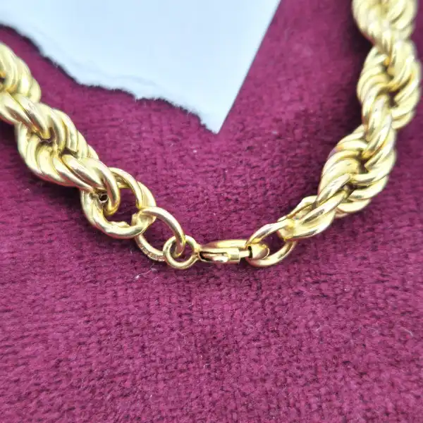 9ct Yellow Gold Rope Chain-9ct-yellow-gold-chain-with-bolt-ring.webp