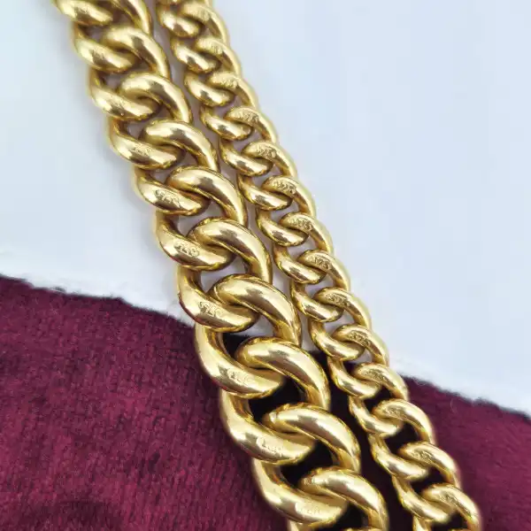 Graduated Antique Albert Chain in Yellow Gold - Heavyweight and Rare-9ct-yellow-gold-heavyweight-graduated-albert-chain.webp