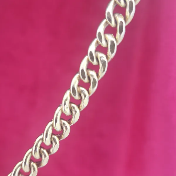 Lightweight Antique Albert Chain in 9ct Yellow Gold- Magnified 