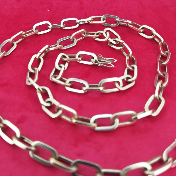 9ct Yellow Gold Paperclip Chain- Front View 