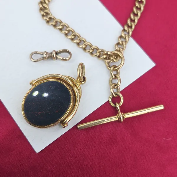 18ct Albert Chain with Rolling T-Bar, Double Swivel & Fob Pendant- Close Up 