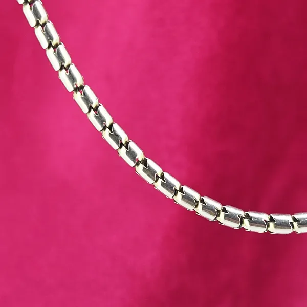 Gorgeous Antique 15ct Longuard Chain- Close Up 