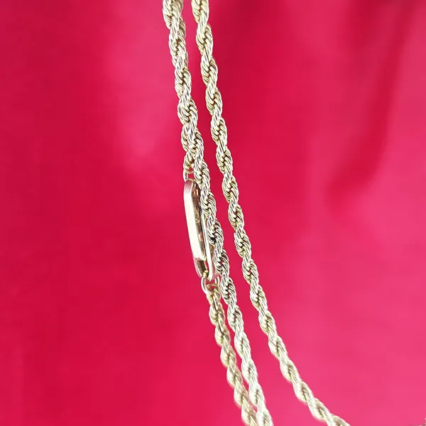 Antique Rope Longuard in 9ct Yellow Gold- Close Up 
