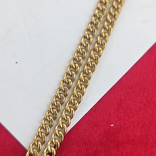 Gorgeous Dainty 18ct Yellow Gold Albert Chain with T-Bar and Bolt Ring- Magnified 