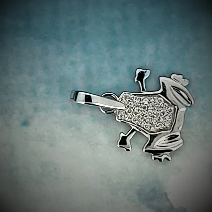 18ct Gold & Diamond Frog Pendant/Charm-diamond-frog-pendant-dublin.webp