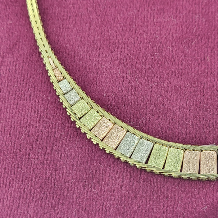 A striking 9ct Gold Tri-Colour Collarette Necklace -gold-tri-colour-collar-dublin.webp