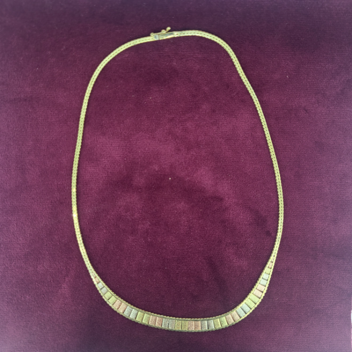 A striking 9ct Gold Tri-Colour Collarette Necklace -gold-tri-colour-collar-dublin.webp