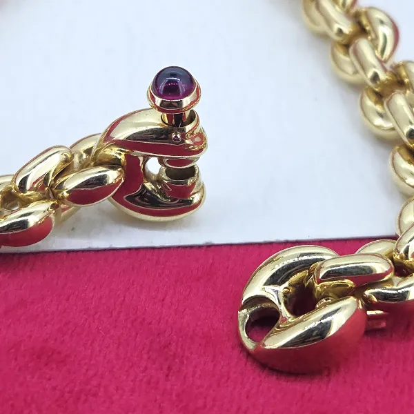 Heavy 18ct Gold Fancy Mariner Link Necklace- Magnified 